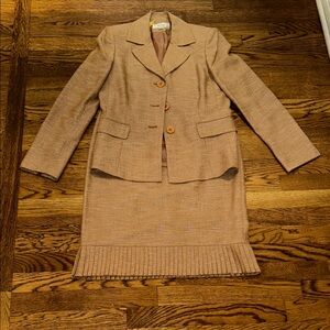 Le Suit Tan Textured Two-Piece Skirt Suit